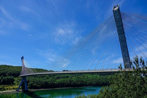 Pont de Terenez in Rosnoen over the river Aulne