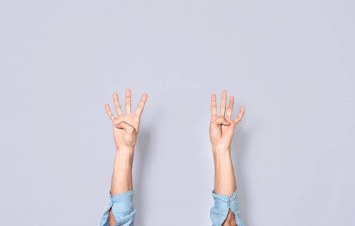 Man hands counting four