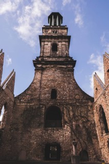Die Aegidienkirche mit ihrem im zweiten Weltkrieg zerstoerten Dach