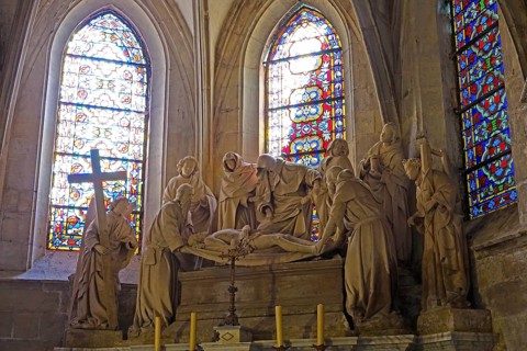 Gothic chapel in the choir ambulatory with group of figures Lamentation of Christ