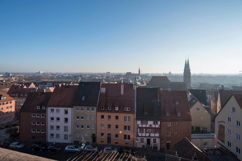 Blick von der Freiung der Nuernberger Burg auf die Altstadt