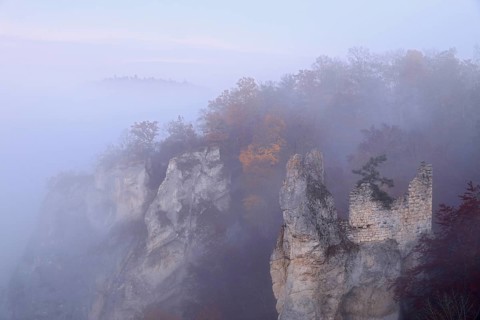 Ruine gebrochen Gutenstein im Nebel