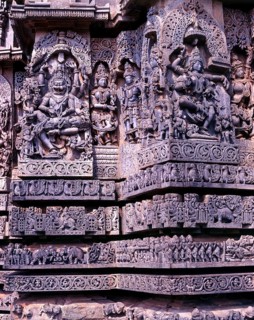 Sculptures on the exterior wall of Hoysaleshwara temple in Halebid