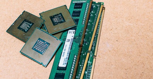 RAM memories with computer microprocessors isolated
