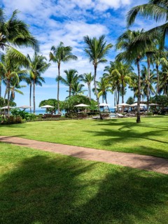 Luxushotel La Pirogue Resort & Spa mit tropische Hotelanlage