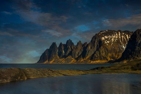 Abendstimmung an der Felskueste von Tungeneset