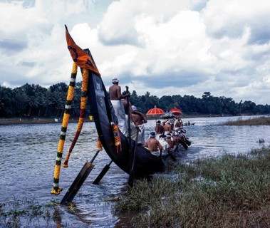The Amaram tail part of Snake boat studded with golden orbs and fringes
