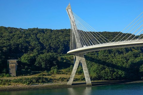 Pont de Terenez in Rosnoen over the river Aulne