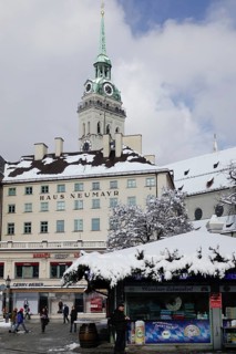 Viktualienmarkt with Haus Neumayr and tower of St. Peter's Church