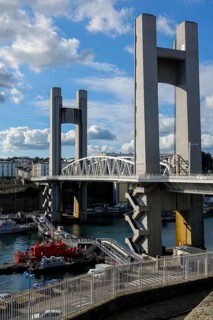 Pont de Recouvrance lift bridge over the Penfeld river between Siam city centre and the Recouvrance district