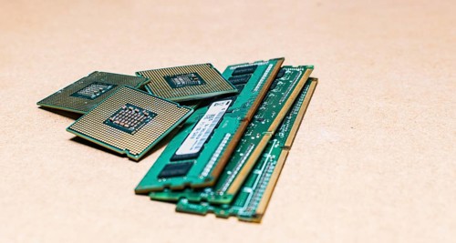 Processors and ram memories on isolated background