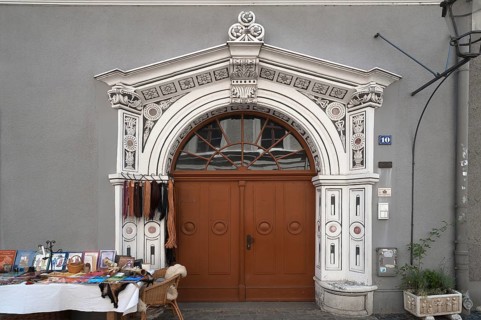 Dekoratives Eingangsportal von 1530