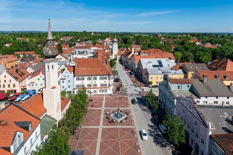 View from the city tower to the Schrannenplatz with the Frauenkircherl