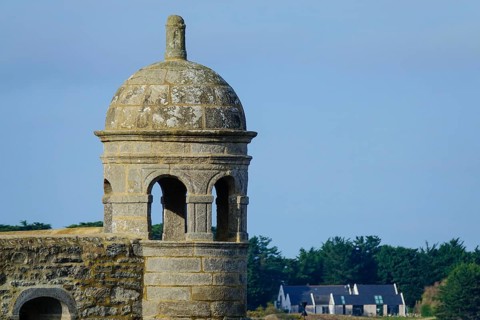 Little tower in front of the Saint Ninien chapel at the port of Roscoff