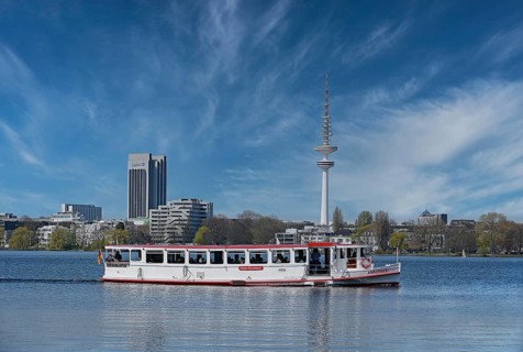 Alsterdampfer auf der Binnenalster