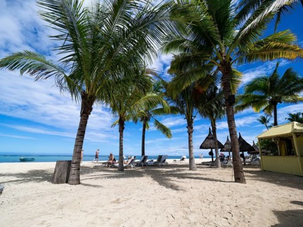 Luxushotel La Pirogue Resort & Spa mit tropische Hotelanlage