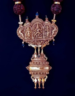 Nattukottai chettiars traditional Jewellery called Gowri Sangam