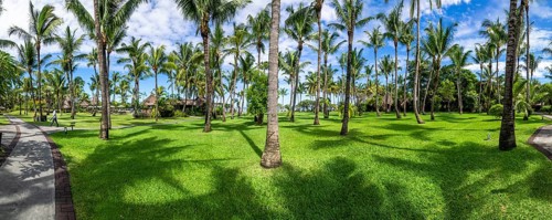 Luxushotel La Pirogue Resort & Spa mit tropische Hotelanlage