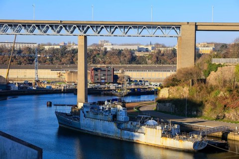 River Penfeld with decommissioned Aviso LIEUTENANT DE VAISSEAU LE HENAFF