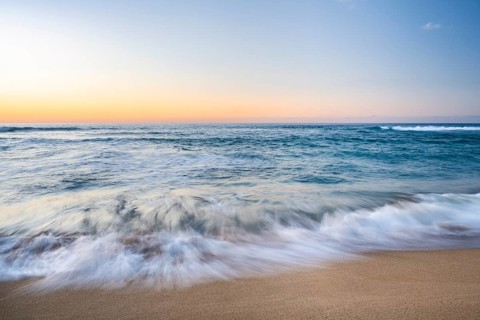 Wellen mit Strand