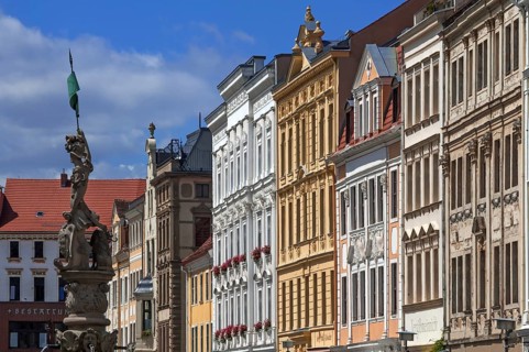 Hausfassaden in verschiedenen Baustilen am Obermarkt