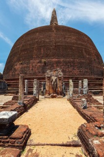 Rankot Vihara Buddhist dagoba