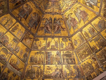 Mittelalterliche Mosaiken an der Decke des Baptisteriums