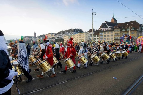 Dressed-up musicians at the Morgenstraich
