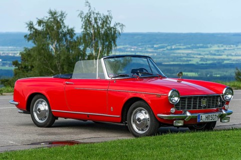 Vintage car FIAT 1500 Spider
