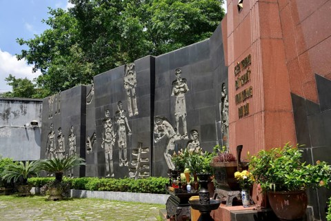 Hoa Lo Prison