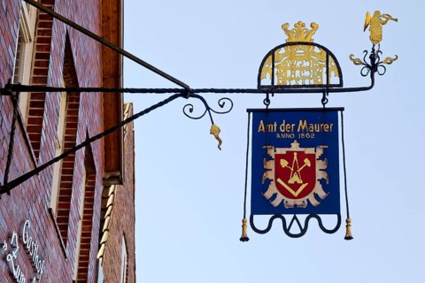 Handwerkerschild Amt der Maurer Anno