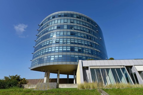 Office building at Halensee