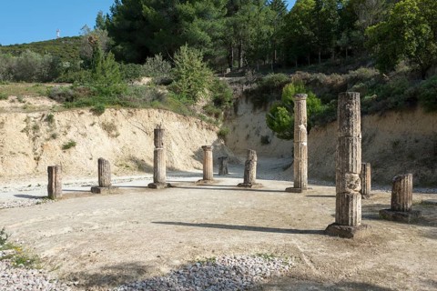 Apodyterion with colonnaded courtyard near the stadium