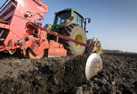 Tractor with seeder