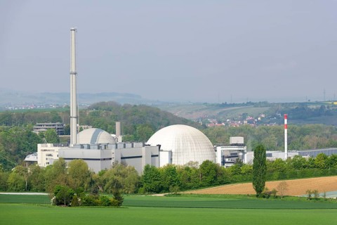 Kernkraftwerk Neckarwestheim mit Reaktorgebaeuden