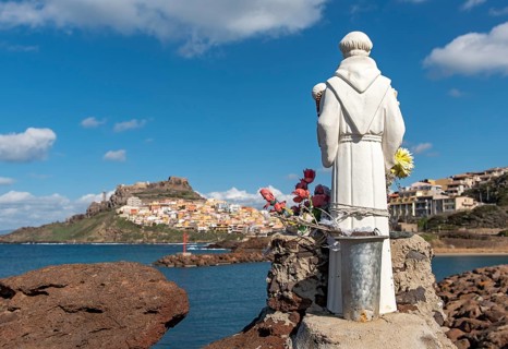 Statue at Castelsardo port