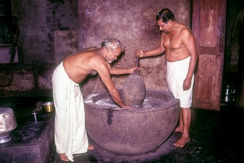 Stone grinder in Edneer Mutt