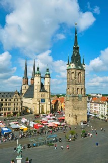 Marktkirche Unser Lieben Frauen and Red Tower