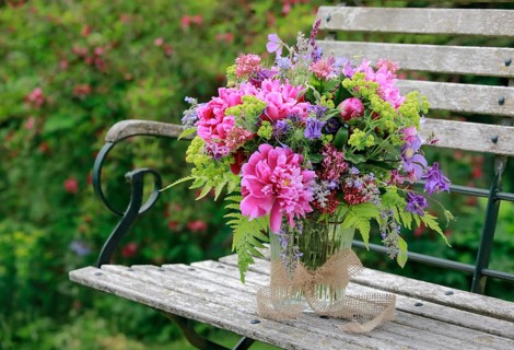 Colourful bouquet in red