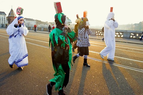 Dressed-up musicians at the Morgenstraich