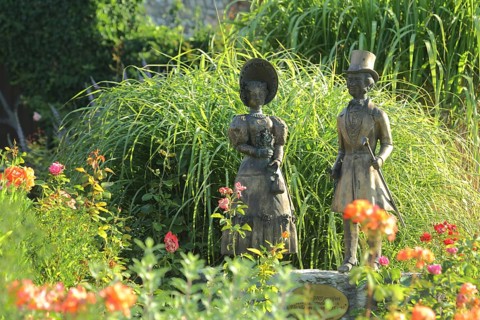 Sculptures Couple with Biedermeier Style in the Rose Garden in Eltville