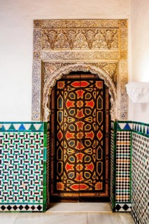 Azulejos and stucco elements in the Alcazar