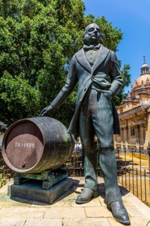 Monument to bodega founder Tio Pepe in front of cathedral