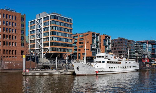 Sandtorhafen with the traditional ship harbour at Sandtorkai