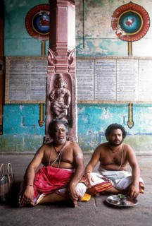 Priests sitting in the corridor of Vaitheeswaran Temple
