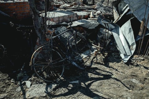 Cleaning up the ruins of the Bohunia residential neighbourhood