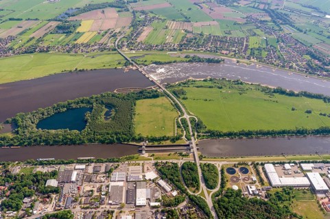 Aerial view of traffic route crossing Elbe Street
