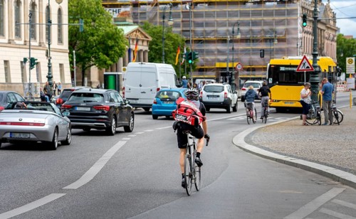 Cyclists using the bus lane Unter den Linden