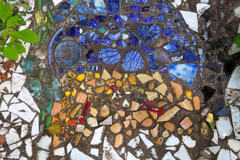 Walkway paved with broken pottery