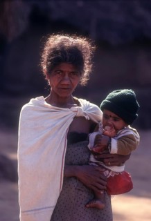 Jenu Kurumba lady with her babe in Bandipur